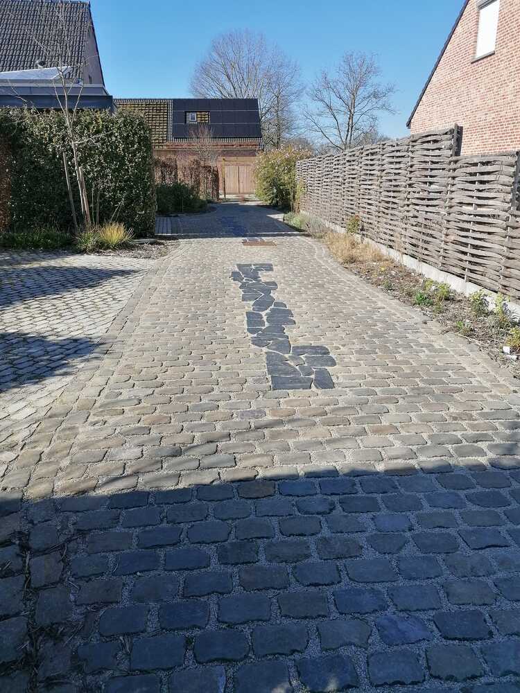 #oprit #herbruikkassei #kassei #landelijk #karrespoor #leisteen #grès #grèskassei #gres #greskassei #zandsteen